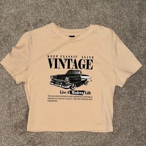 🎉3 for $20🎉 NWOT Women’s Vintage Graphic Cropped T-Shirt Classic Car